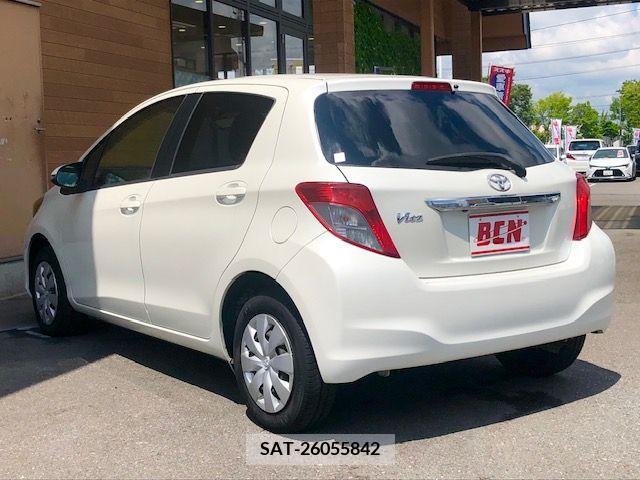 Toyota VITZ 2013-07 370157-8