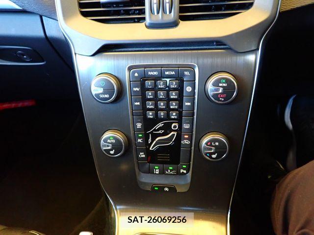 Volvo V40 2015-06 347841-15