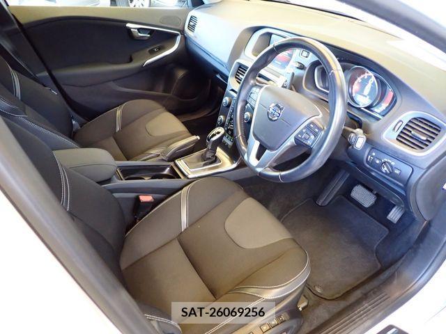 Volvo V40 2015-06 347841-1
