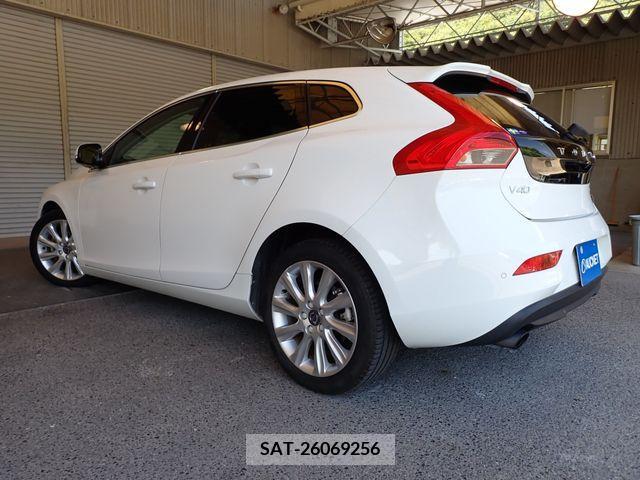 Volvo V40 2015-06 347841-2
