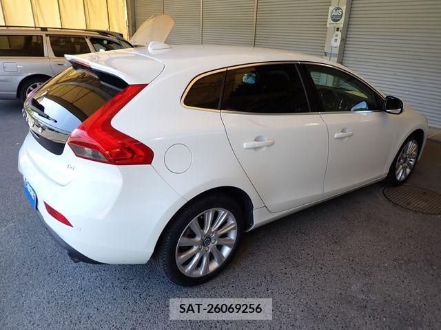 Volvo V40 2015-06 347841-7