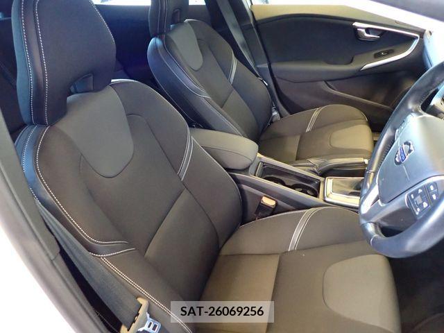 Volvo V40 2015-06 347841-18