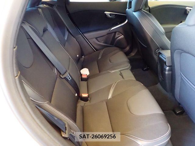 Volvo V40 2015-06 347841-19