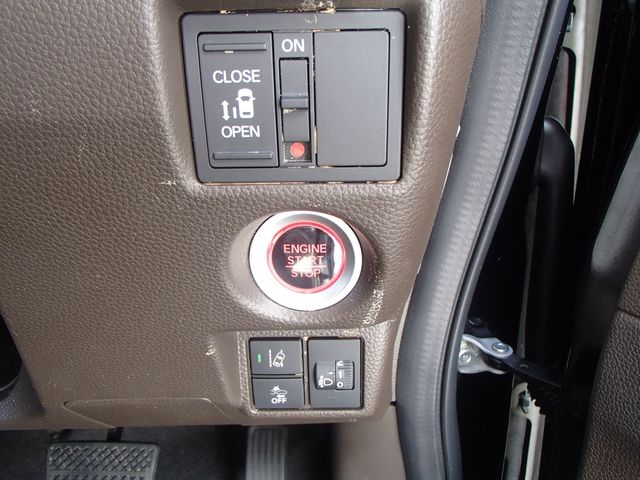 Honda N BOX 2022-05 23173-17