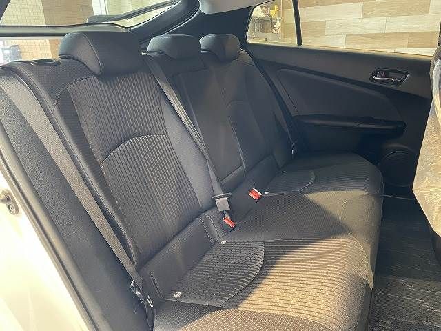 Toyota PRIUS 2016-01 11477-11