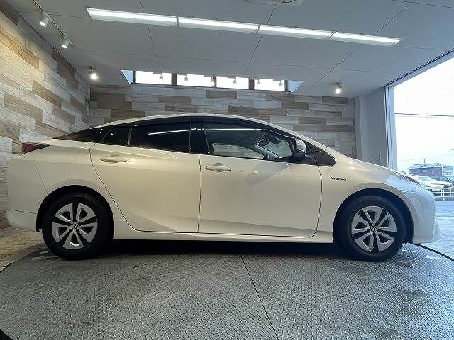 Toyota PRIUS 2016-01 11477-13
