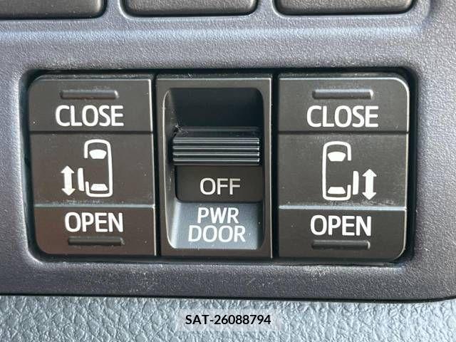 Toyota VOXY 2015-02 370478-5