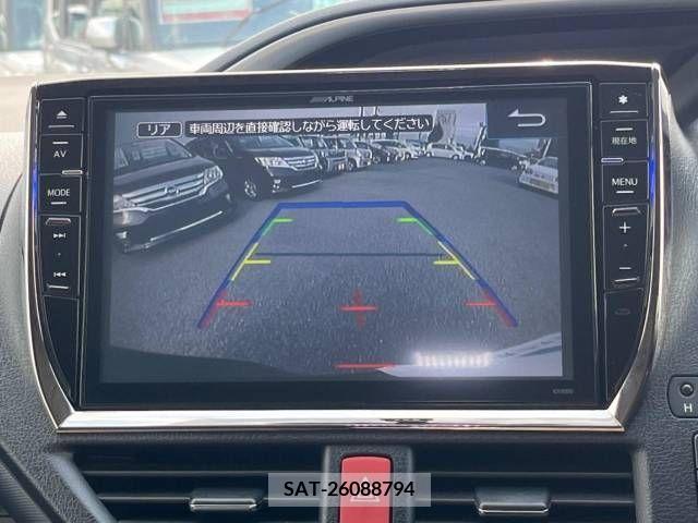 Toyota VOXY 2015-02 370478-4