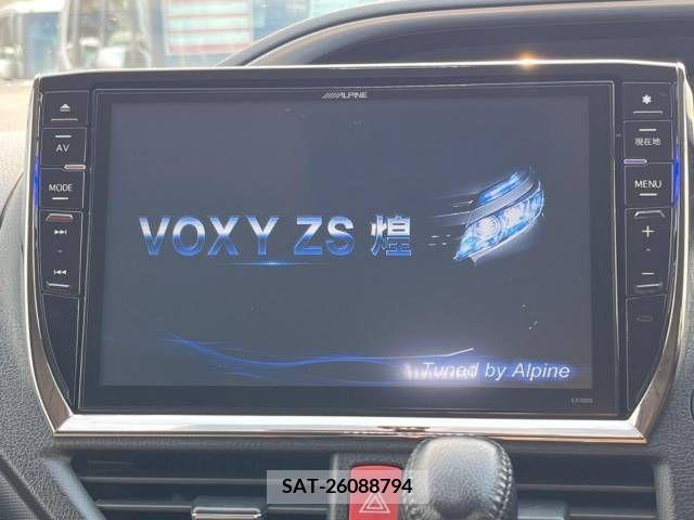 Toyota VOXY 2015-02 370478-3