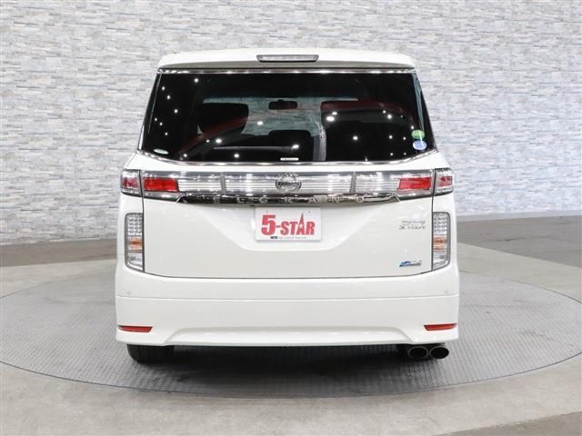 Nissan ELGRAND 2013-03 1105-7