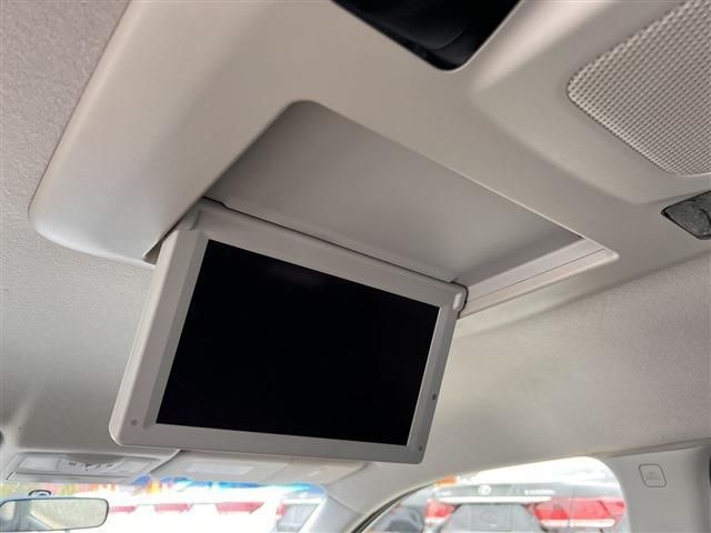 Nissan ELGRAND 2013-03 1105-3