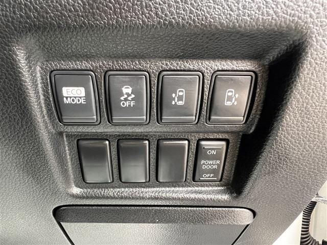 Nissan ELGRAND 2013-03 1105-12