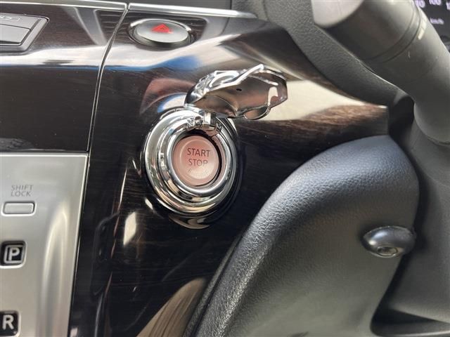 Nissan ELGRAND 2013-03 1105-11