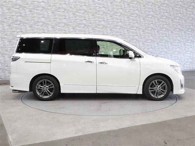 Nissan ELGRAND 2013-03 1105-6