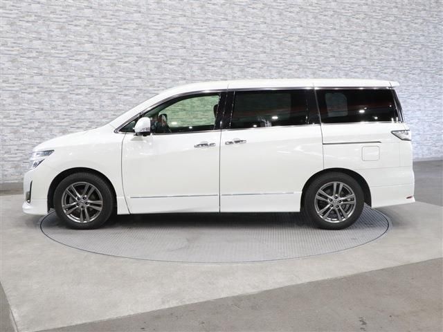 Nissan ELGRAND 2013-03 1105-5
