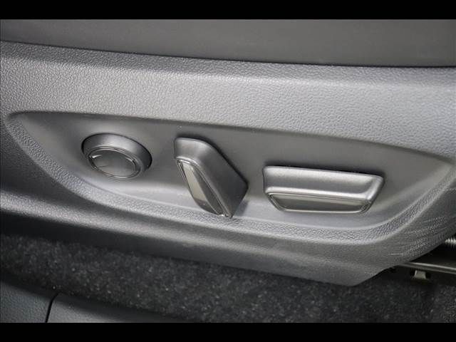 Toyota CROWN 2022-10 9097-11