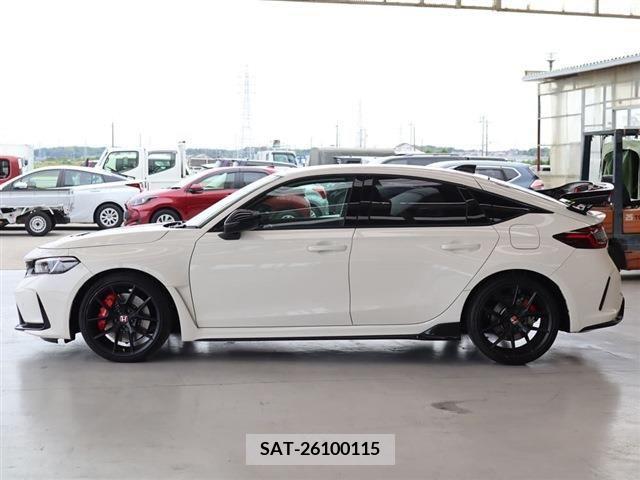 Honda CIVIC 2023-08 302712-6