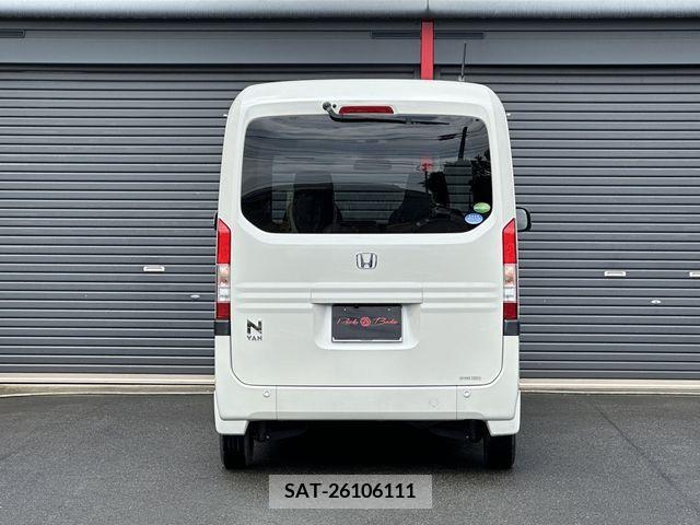 Honda N-VAN 2019-04 383329-25