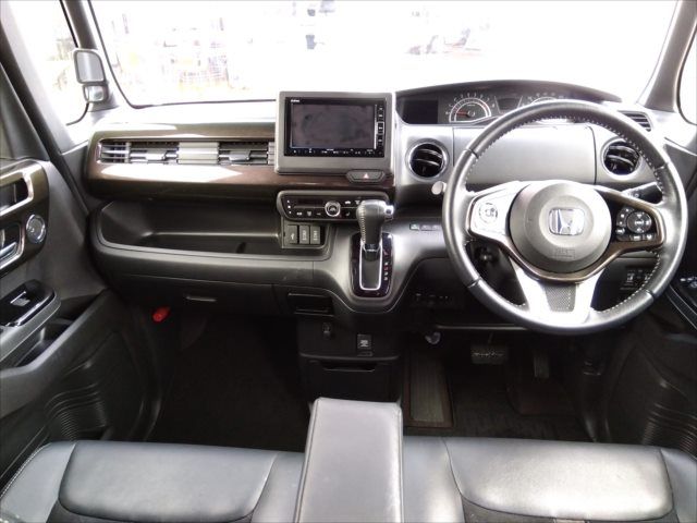 Honda N BOX CUSTOM 2020-02 194750-1