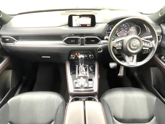 Mazda CX-8 2018-02 14747-1