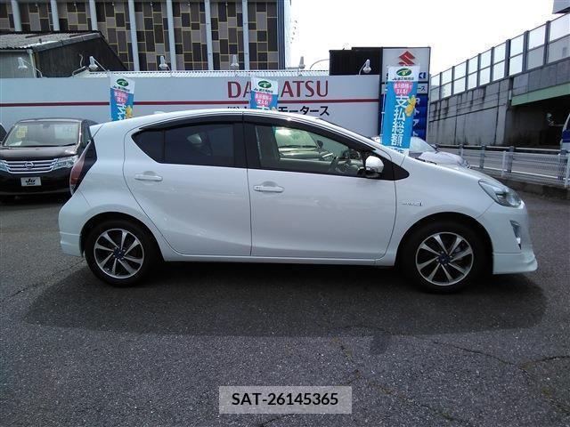 Toyota AQUA 2016-07 260604-5