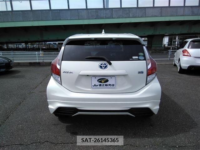 Toyota AQUA 2016-07 260604-6