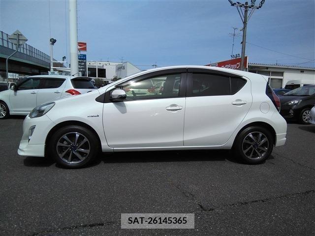 Toyota AQUA 2016-07 260604-8
