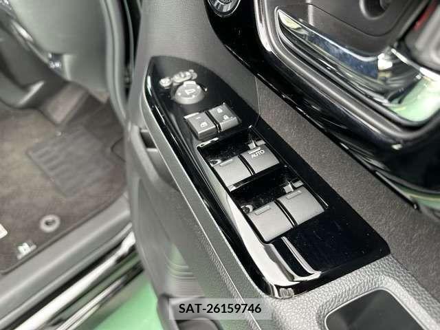Honda N BOX CUSTOM 2023-06 377863-9