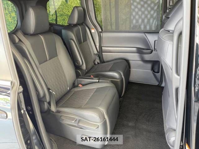 Toyota NOAH HYBRID 2023-01 376670-10