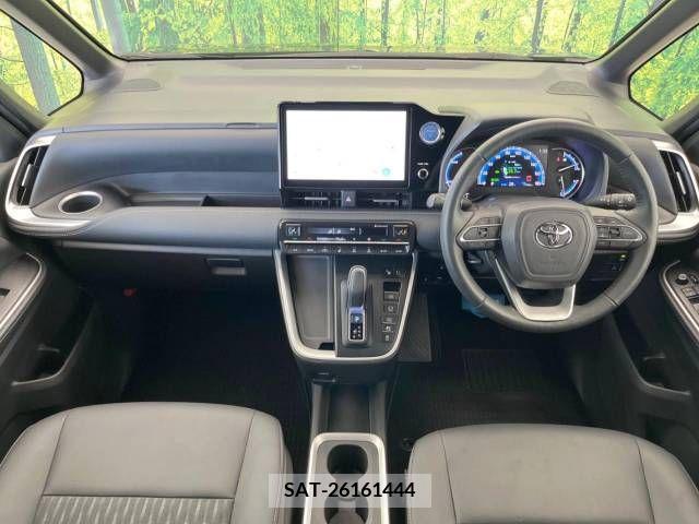 Toyota NOAH HYBRID 2023-01 376670-1