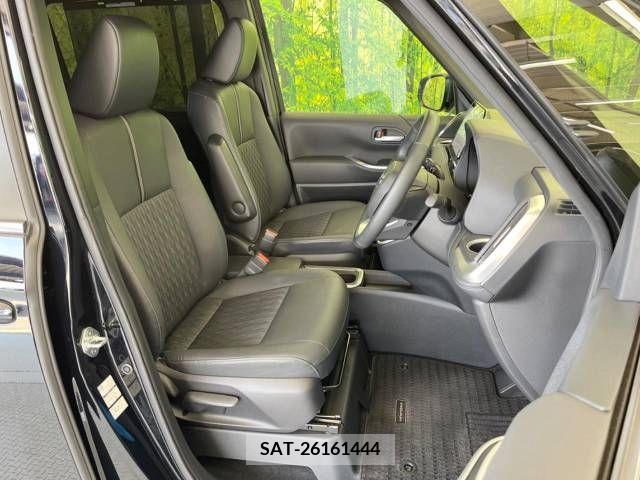 Toyota NOAH HYBRID 2023-01 376670-9