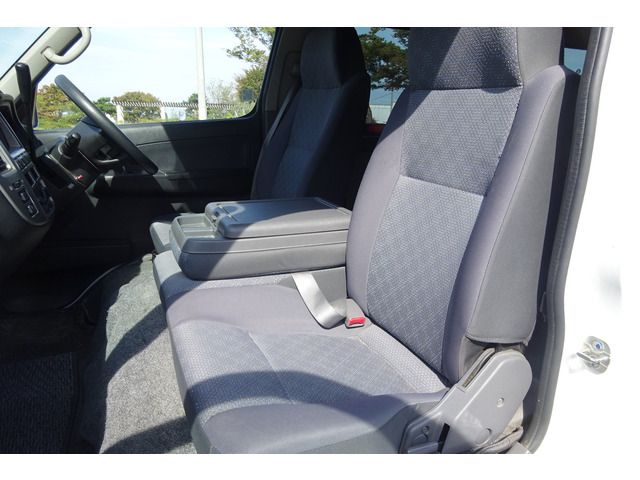 Nissan CARAVAN VAN 2011-09 21610-7