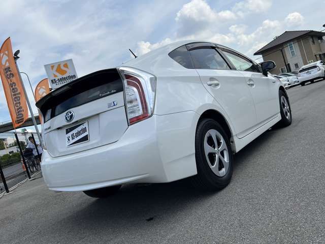Toyota PRIUS 2013-05 22267-1