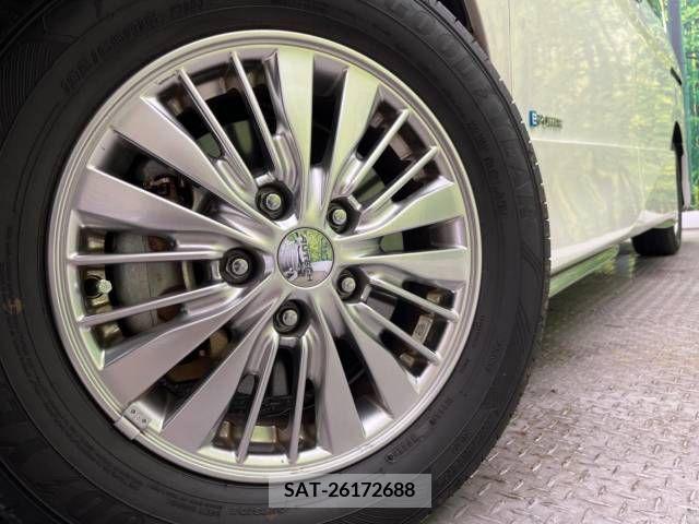 Nissan SERENA 2018-03 377985-14