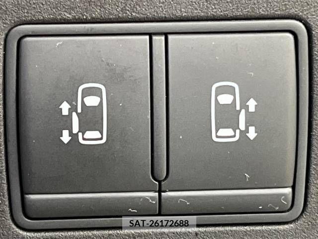 Nissan SERENA 2018-03 377985-6