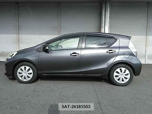 Toyota AQUA 2012-11 386257-23