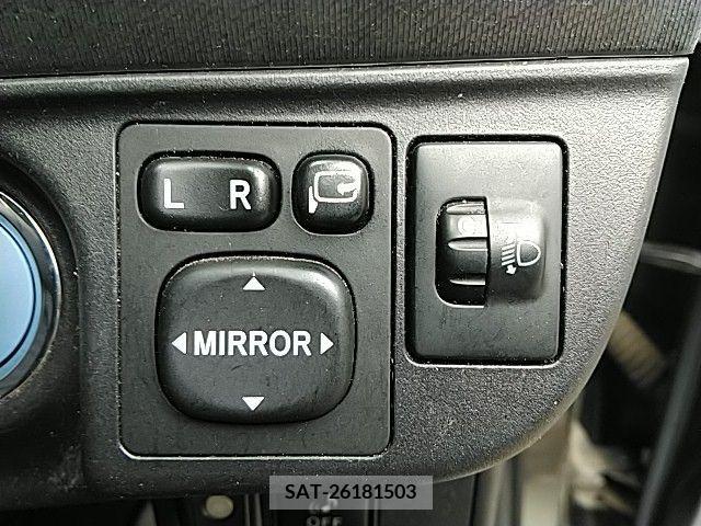 Toyota AQUA 2012-11 386257-10