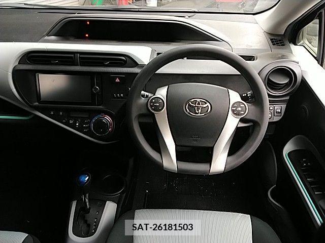 Toyota AQUA 2012-11 386257-2
