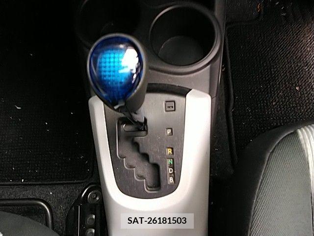 Toyota AQUA 2012-11 386257-7