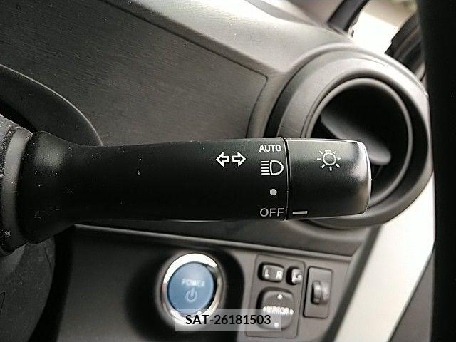 Toyota AQUA 2012-11 386257-3