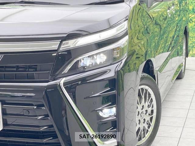 Toyota VOXY HYBRID 2021-02 332810-12