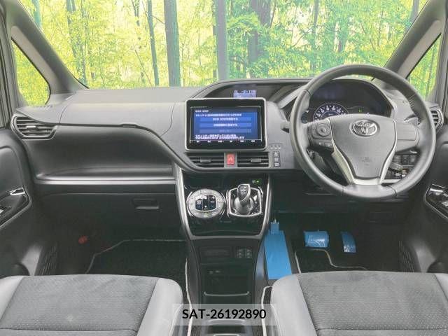 Toyota VOXY HYBRID 2021-02 332810-1