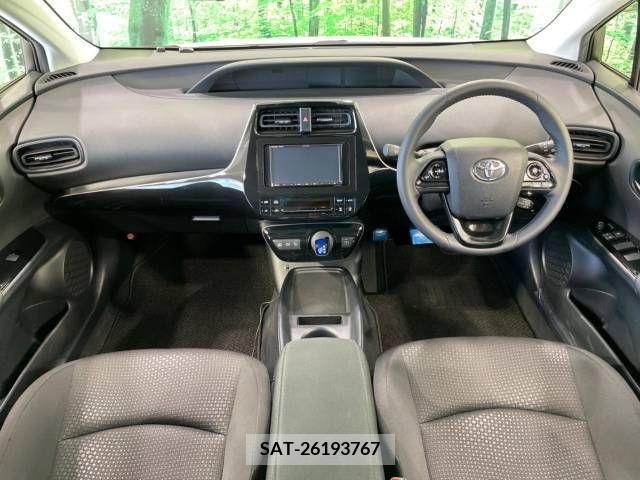 Toyota PRIUS 2019-08 393375-1