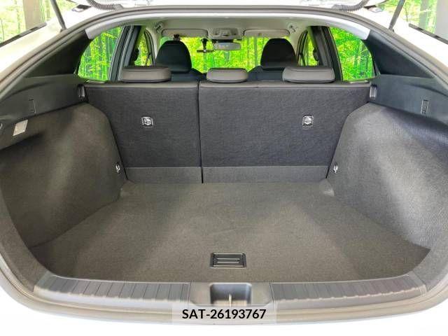Toyota PRIUS 2019-08 393375-9