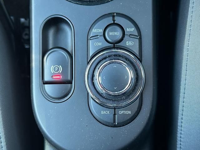 Bmw MINI 2023-04 180775-22