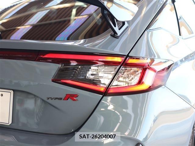 Honda CIVIC 2023-05 205959-8