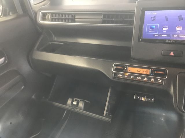 Suzuki WAGON R 2017-09 28084-16