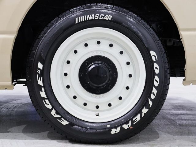 Toyota HIACE WAGON 2017-01 10747-2