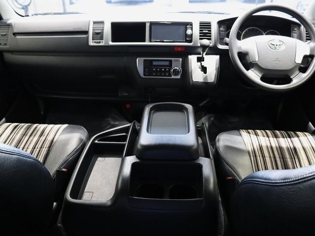 Toyota HIACE WAGON 2017-01 10747-3