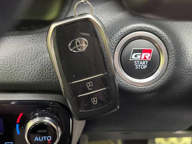 Toyota YARIS 2021-08 181067-7
